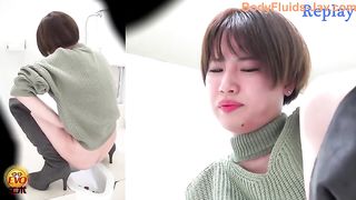 Tasty looking Japanese MILF poops