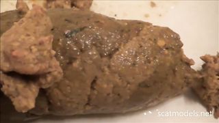 Beautiful teen with seductive asshole pooping