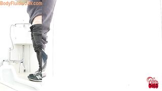 Sexy hot Jap sporty chick caught pooping