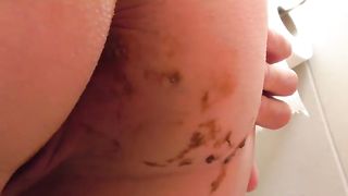 Caught her poop in hands