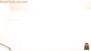 Big bottom Japanese lady poops