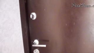 She fills a plate with creamy poop