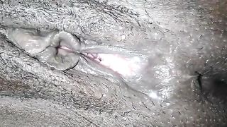 Amateur lady with sticky pussy pooping closeup