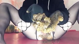 Smearing shit heavily on her pussy