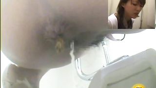 Hot ass Japanese lady poops