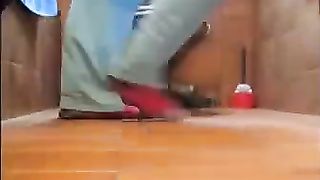 Amateur babe poop in hand