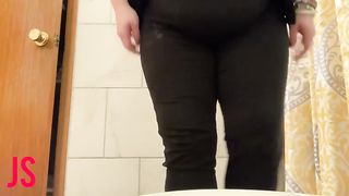 Huge big ass lady pooping dark load