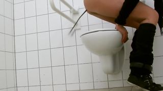 Teen slut and her diarrhea problem