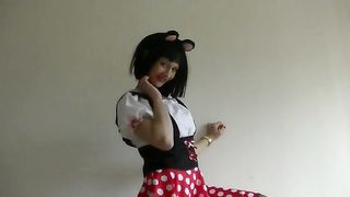 Kinky babe pooping on the cake