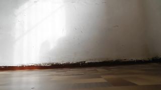 Curvy bitch poops hard