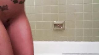 Naked hot babe is ready for dropping big bombs