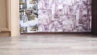 Round booty girl shit on the floor