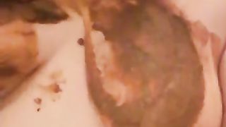 Beautiful amateur BBW in smearing scat play