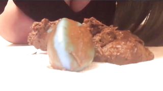 Amateur teen dildo fucking her asshole and licking her shit