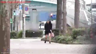 Amateur girl pooping in the house