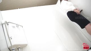 Cute mature Jap woman caught pooping