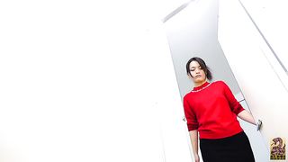 Seductive Japanese hot babe poops hard load