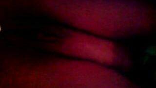 Amateur closeup pooping show