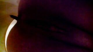 Amateur closeup pooping show