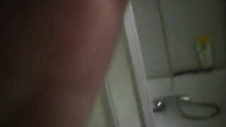 Tanned booty milf poops