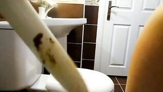 Amateur naked babe and hot poop