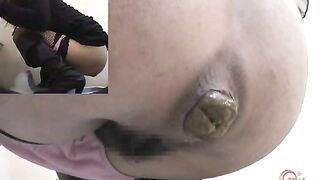 Girl push a wet huge poop from her asshole