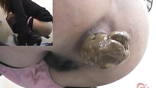 Girl push a wet huge poop from her asshole