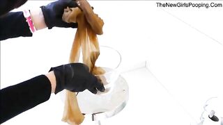 Glamour brunette babe enjoying scat fisting