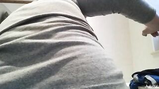 Italian girl pushes out sexy load