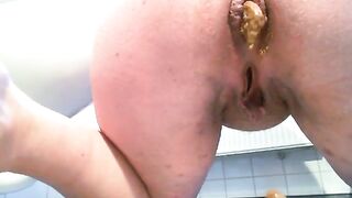 Mature woman shitting in doggie style