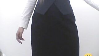 Cheeky Japanese girl and sexy poop