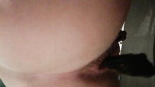 Pretty smooth ass lady pooping