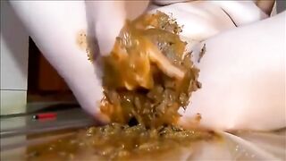 Fisting and smearing poop solo