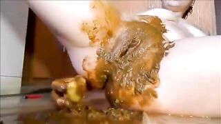Fisting and smearing poop solo