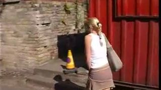 Babe pissing in the courtyard