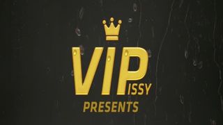 Lesbian piss in open pussy