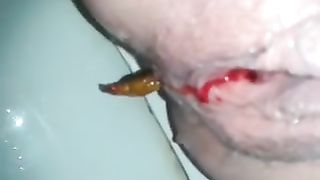 menstrual shitting filmed up close
