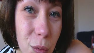 Milf pissing in a glass