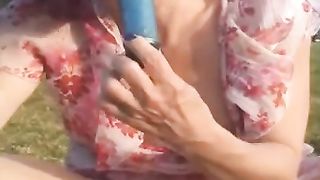 Nerdy GF Pissing outdoor