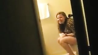 Peeping the pooping girl