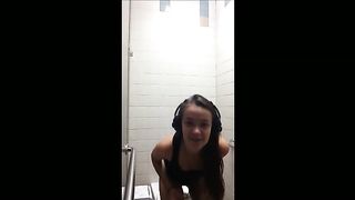 College Girl filmed herself pooping