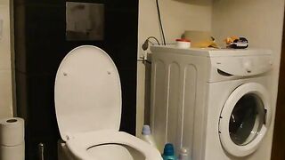 Curvy amateur brunette babe pooping