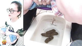 Cute Japanese girl in glasses poop