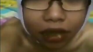 Indonesian babe eats her shit
