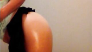 Brunette chick takes dildo for pooping