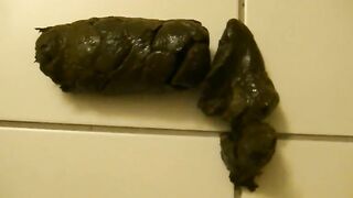 Milf showing her dark pooping asshole