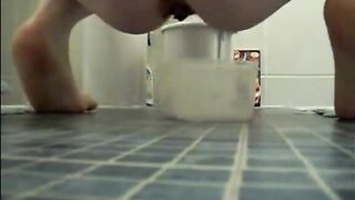 Mature bbw shitting hard in the bowl