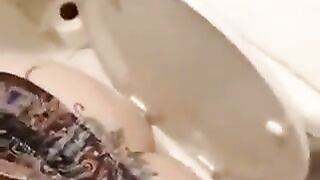 Amateur mistress Mae poops