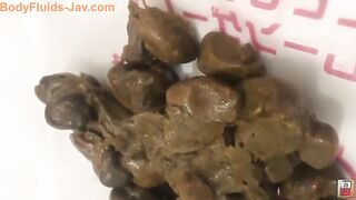 Big booty brunette Asian girl poops