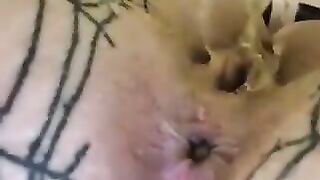 Woman gets butt plugged and has her pussy pierced with a needle